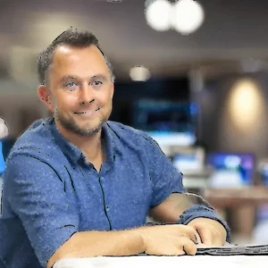 Artistic representation for Sleep Country Canada Holdings Inc . ( TSE : ZZZ ) Receives C$33 . 79 Consensus PT from Brokerages ##