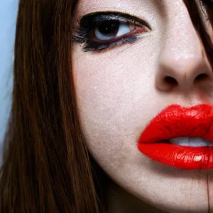 Artistic representation for Eating grasshoppers : Shinier hair , better sleep , and feeling sexy?